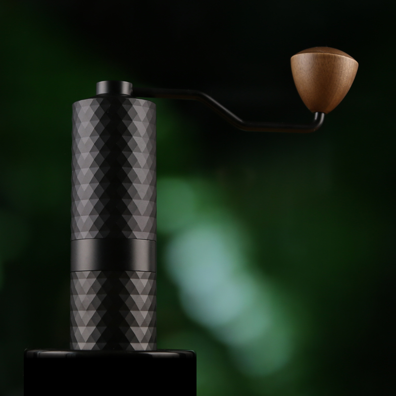 مطحنة قهوة يدوية محمولة من هاف - مراجعة Burr Hand Grinder وسعره